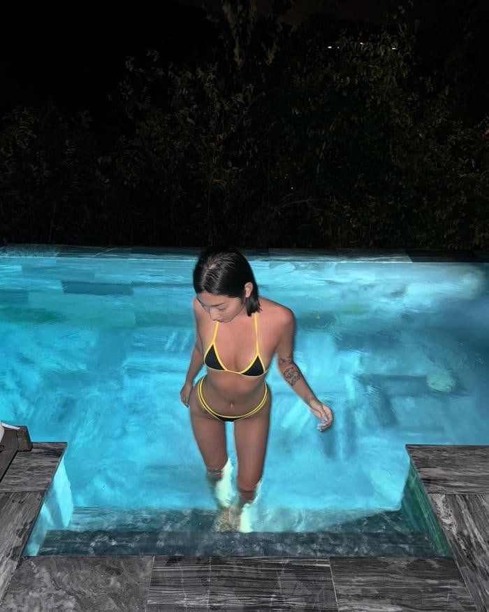 ảnh gái xinh không mặc quần áo full hd