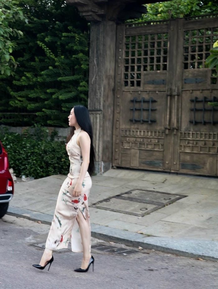 ảnh gái xinh mặc áo yếm đẹp 4k