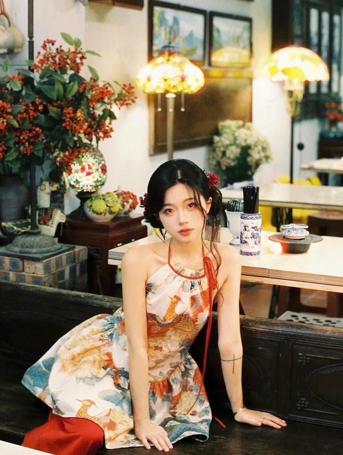 ảnh gái xinh mặc áo yếm siêu nét 4k