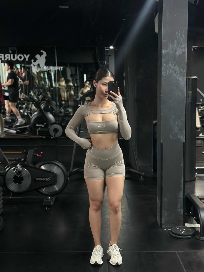 ảnh gái xinh mặc đồ bó sát chất lượng hd