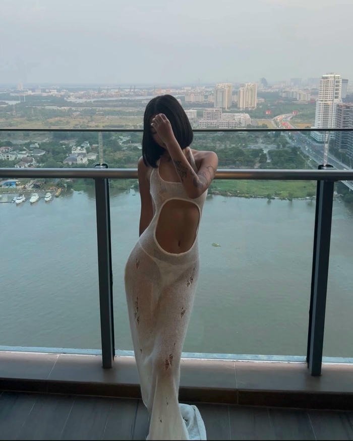 ảnh gái xinh mặc đồ bó sát nét