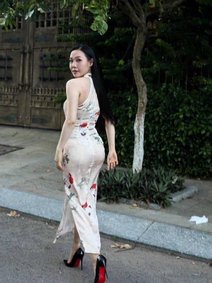 ảnh gái xinh mặc đồ bó sát sắc sảo nét