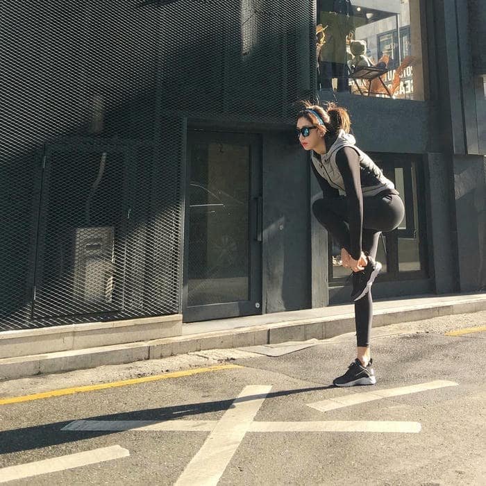 ảnh gái xinh mặc quần legging chất lượng 4k