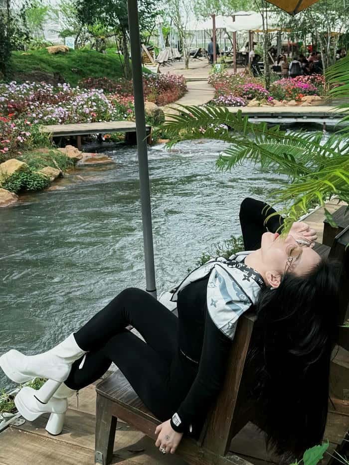 ảnh gái xinh mặc quần legging siêu nét 4k