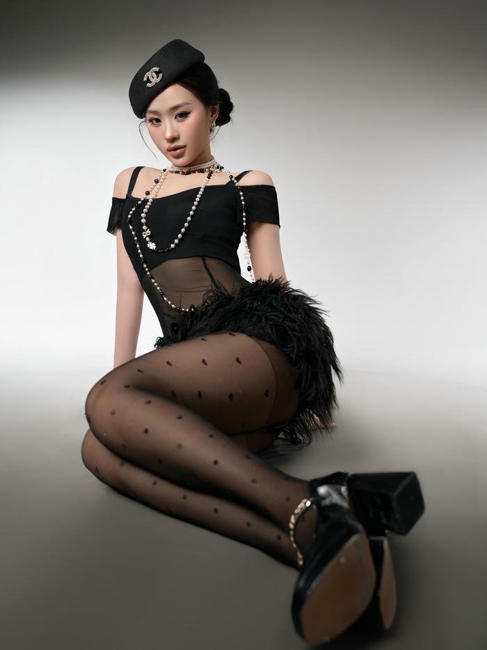 ảnh gái xinh mặc quần tất cực nét full hd