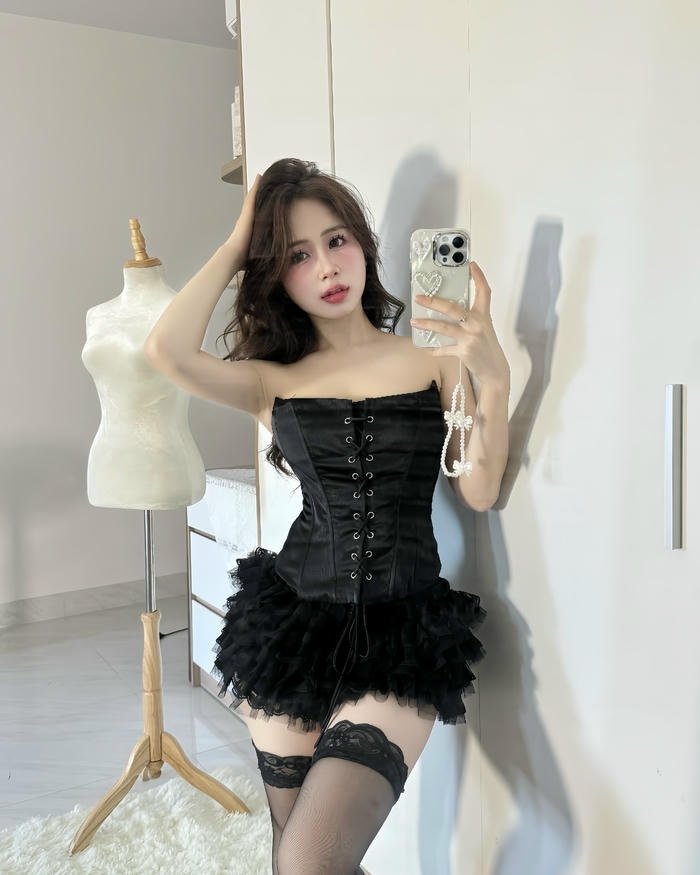 ảnh gái xinh mặc quần tất lưới ấn tượng 4k