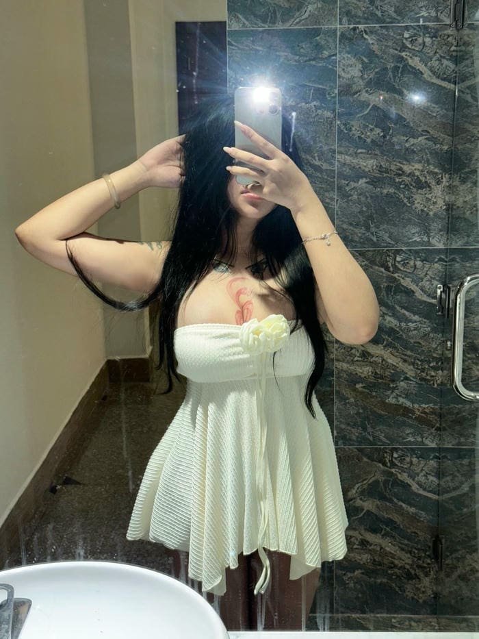 ảnh gái xinh mặc váy ngắn chất lượng 4k