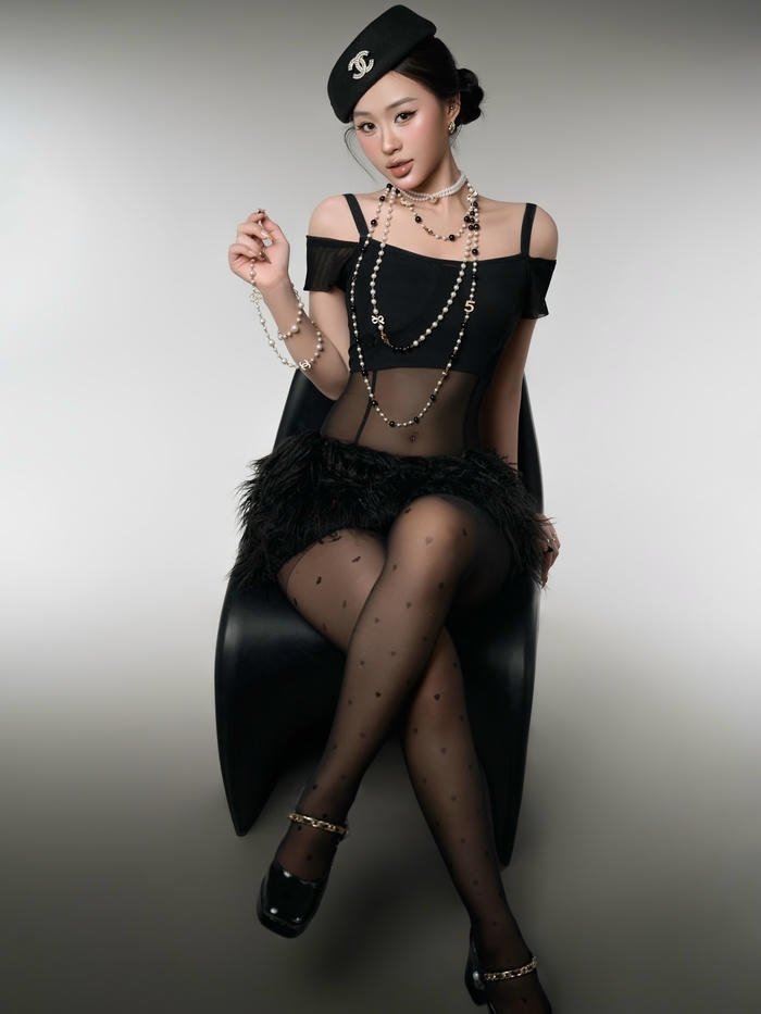 ảnh hot girl mặc quần tất gợi cảm nét